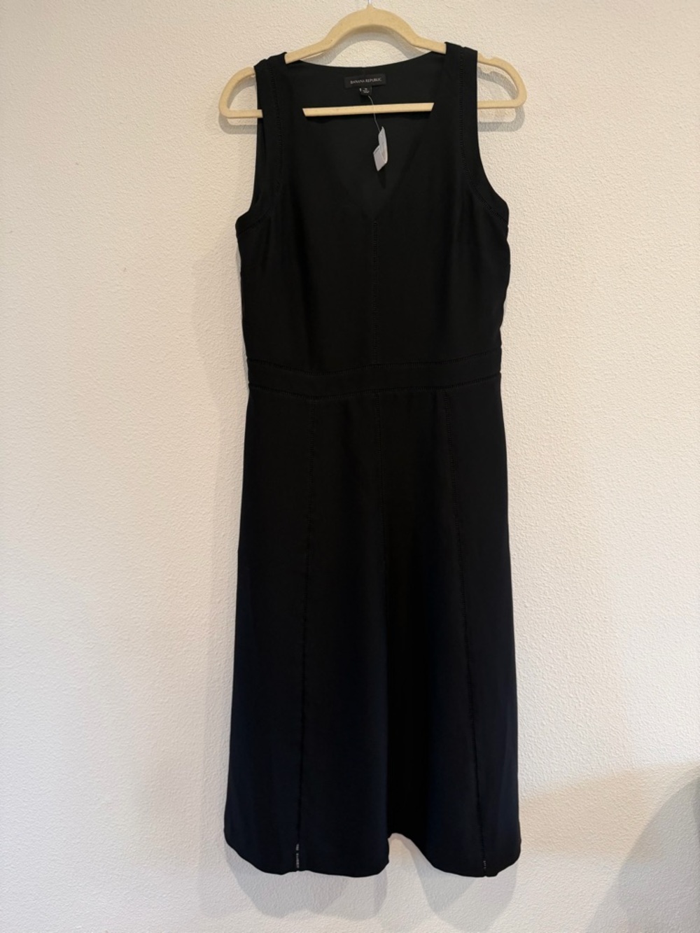 Banana Republic Black Sleeveless Midi Dress